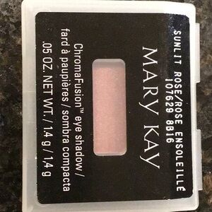 Mary Kay chromafusion eye shadow in sunlit rose